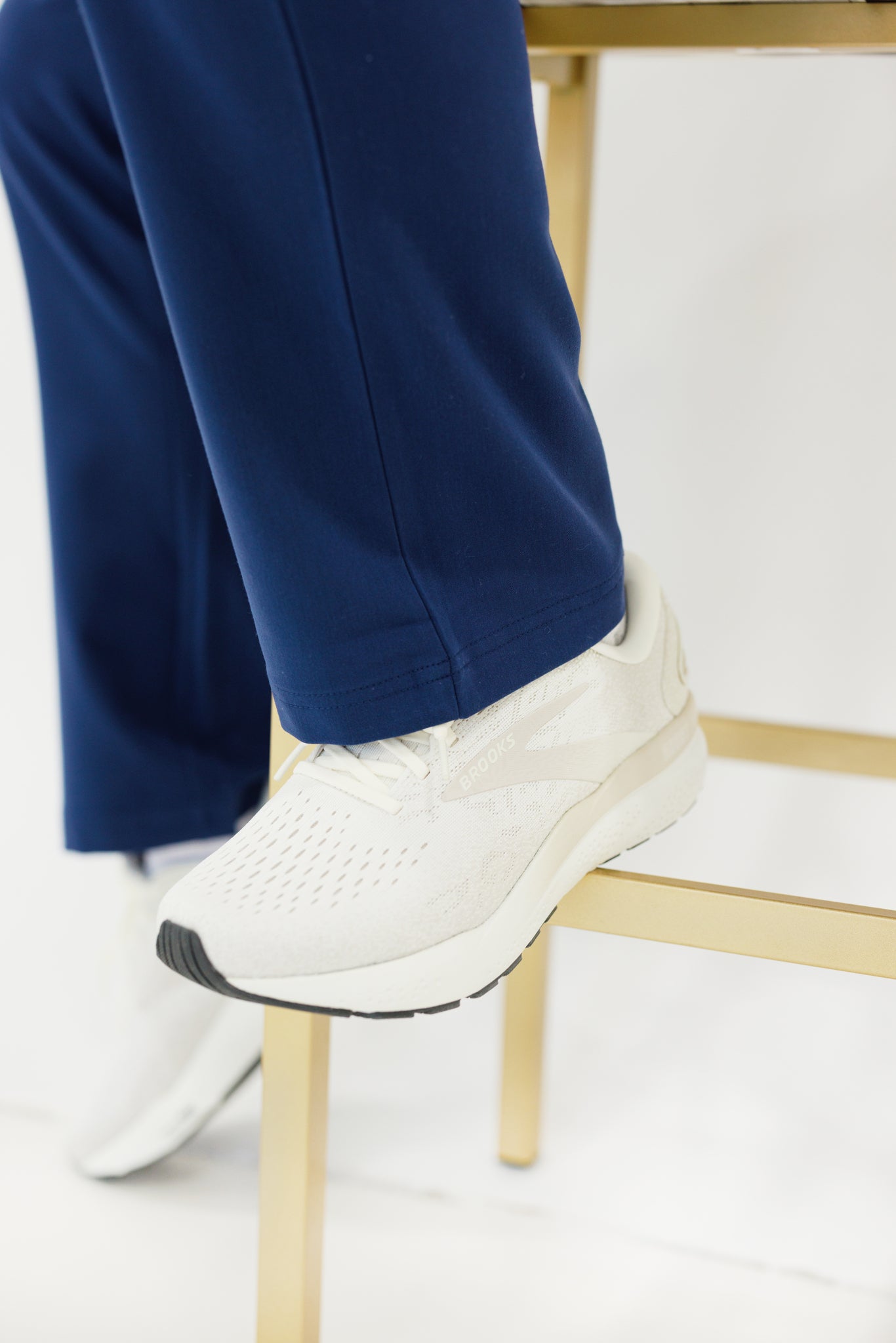 Classic-fit navy scrub pant providing comfort and flexibility for healthcare professionals.
